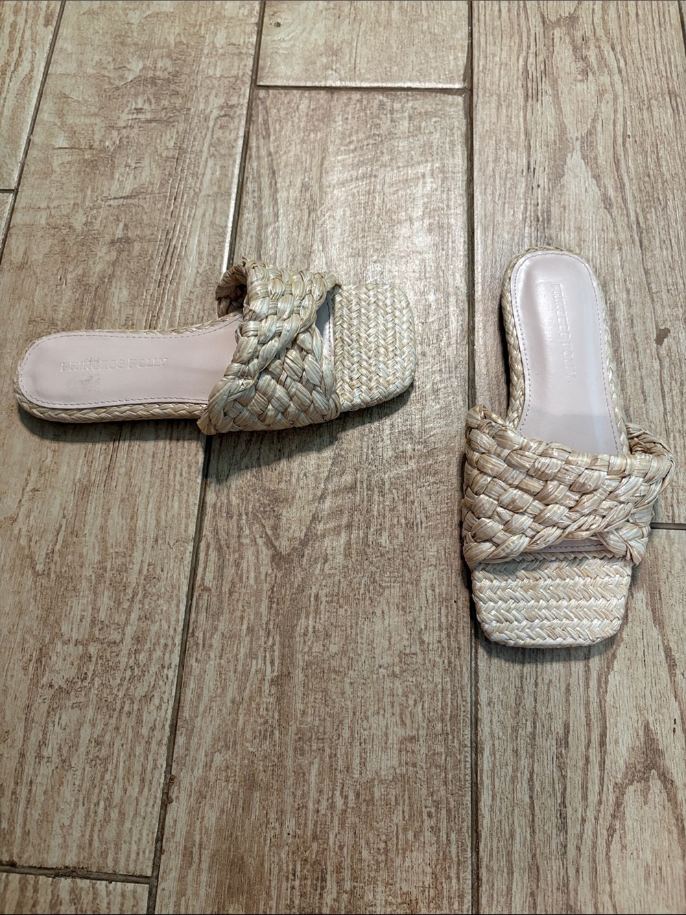 Braided Slide sandals in Natural Raffia